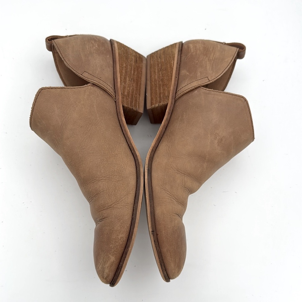 Frye & Co - women’s Rubie Slip on Booties Tan Leather heeled ankle Boots SZ 8.5 - Picture 6 of 8